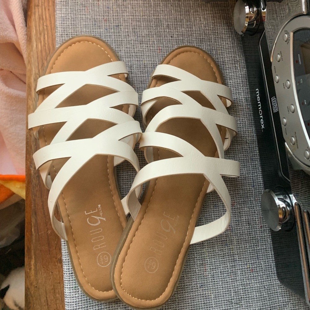 SANDALS**size 6 1/2